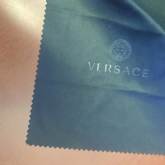 Versace glass case and cloth BN - Picture 4 of 5